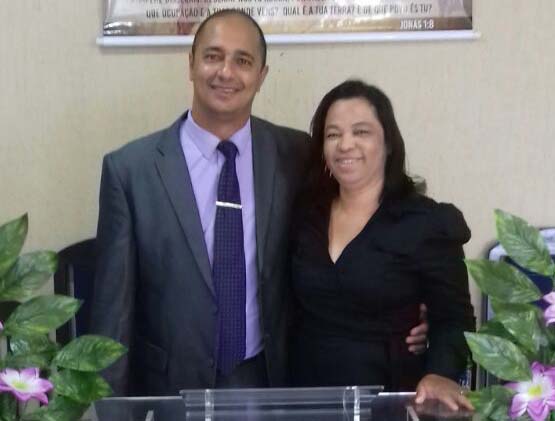 Pastor Adriano e sua esposa Jane Felisberto